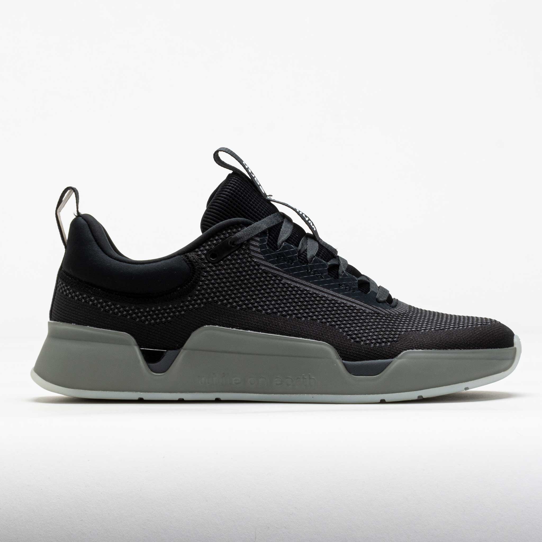 while on Earth Move Trainer Unisex Black/Moon