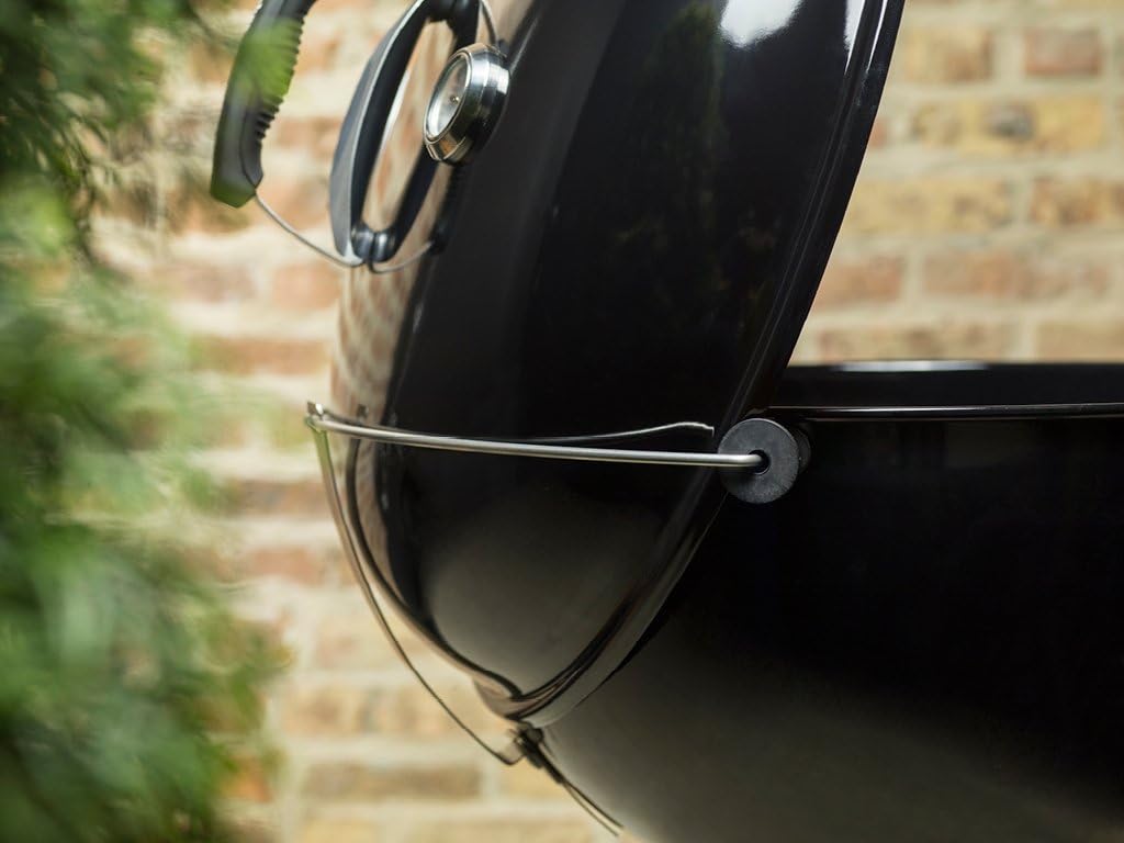Weber Master-Touch Charcoal Grill  22-Inch  Black – Premium Outdoor BBQ Grill with Tuck-Away Lid Holder & One‑Touch™ Cleaning System  Porcelain‑Enameled Kettle