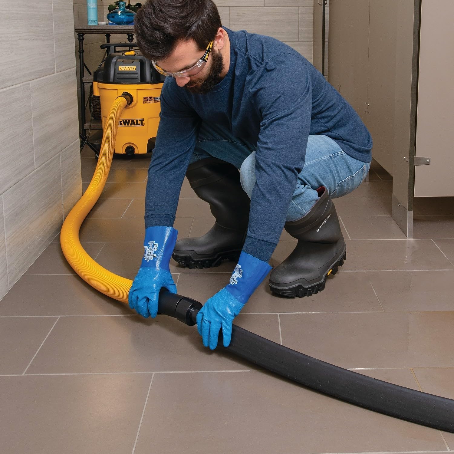 PIG Water Vacuum Barrier for Basement Flooding and Pressure Washing Indoor Spaces | Used with Wet/Dry Vacuum | Portable Water Removal | 4" W x 6' L x 2.25" H | PM50805