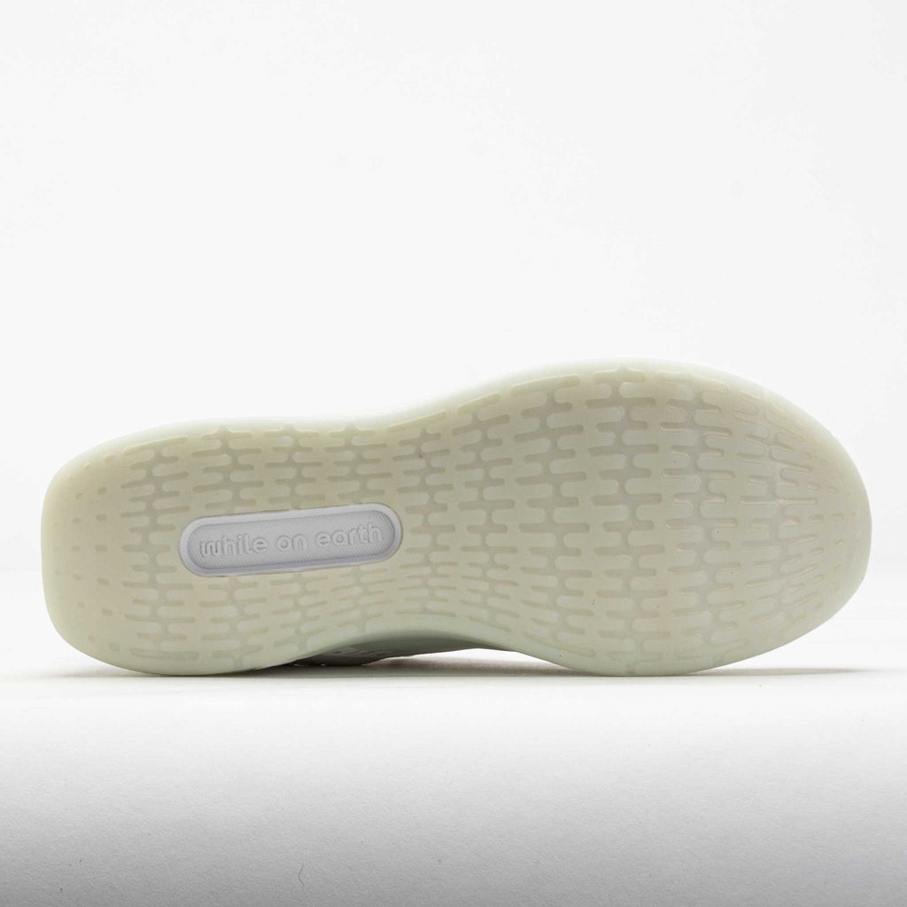 while on earth Move Trainer Unisex White/Mist