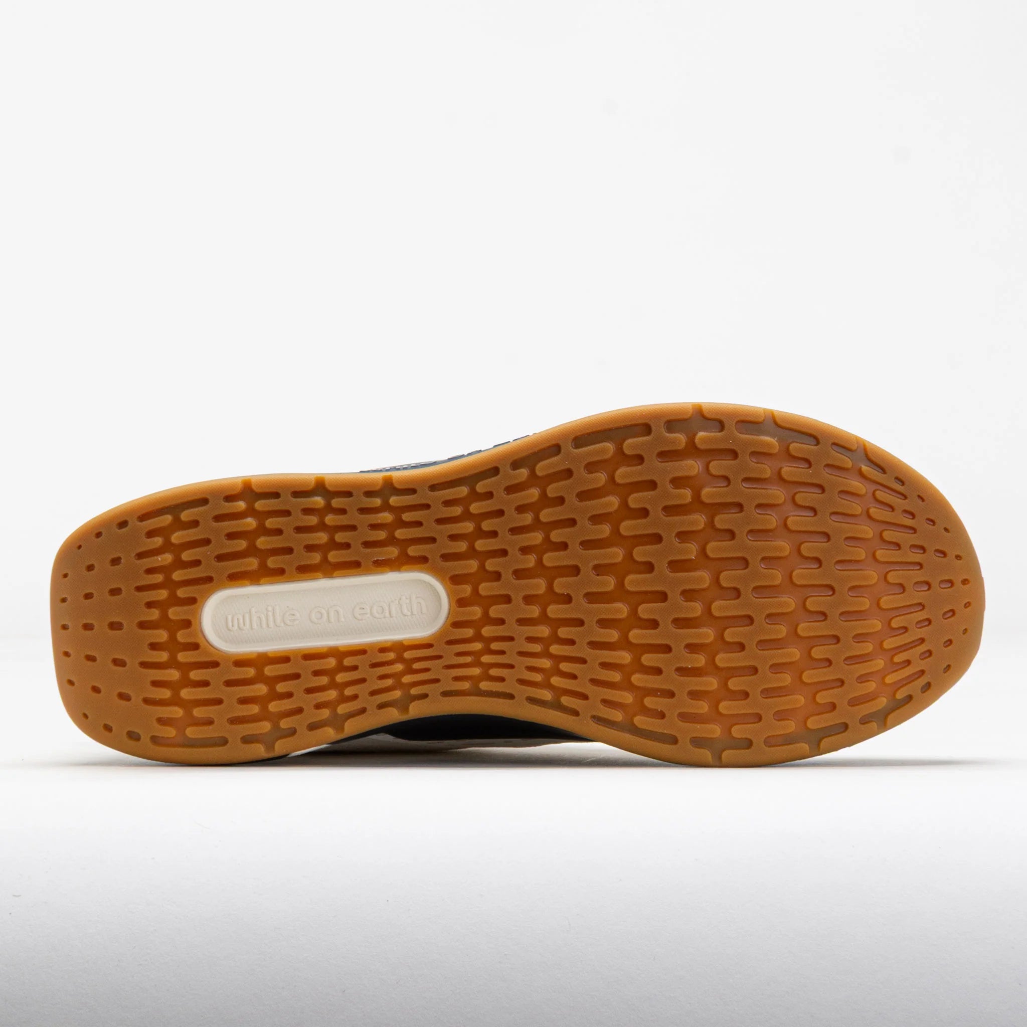 while on earth Move Trainer Unisex Wheat/Midnight