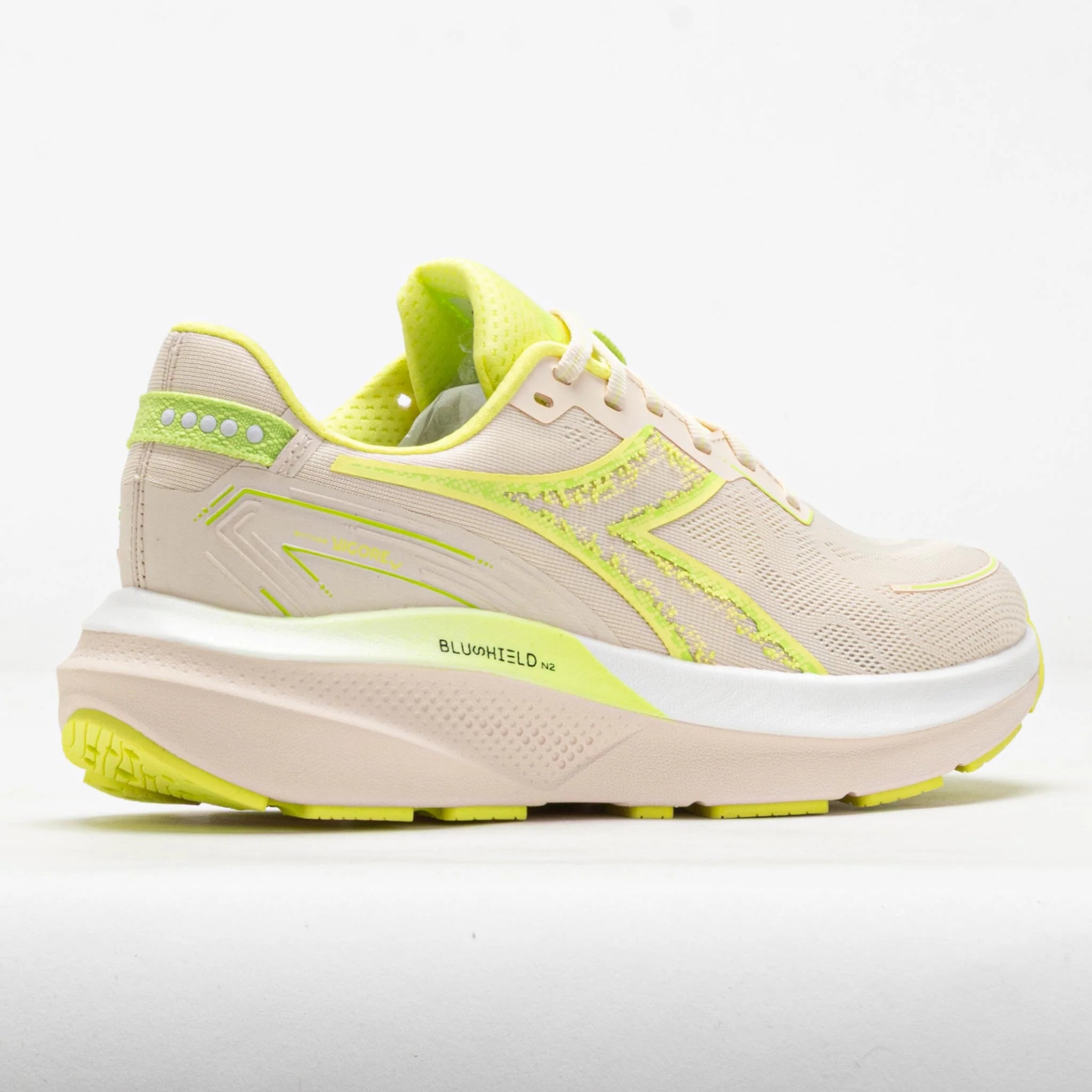 Diadora Mythos Blushield Vigore V Women's Buttercream/Minced