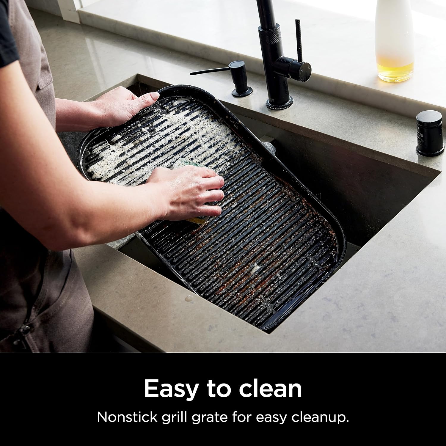 Ninja | Grill & Smoker | Outdoor Woodfire Pro XL | 4 in 1 Grill  BBQ Smoker  Air Fryer & Bake | Portable | Includes Built in Thermometer & 2 Woodfire Pellet Packs | Dark Grey | OG850